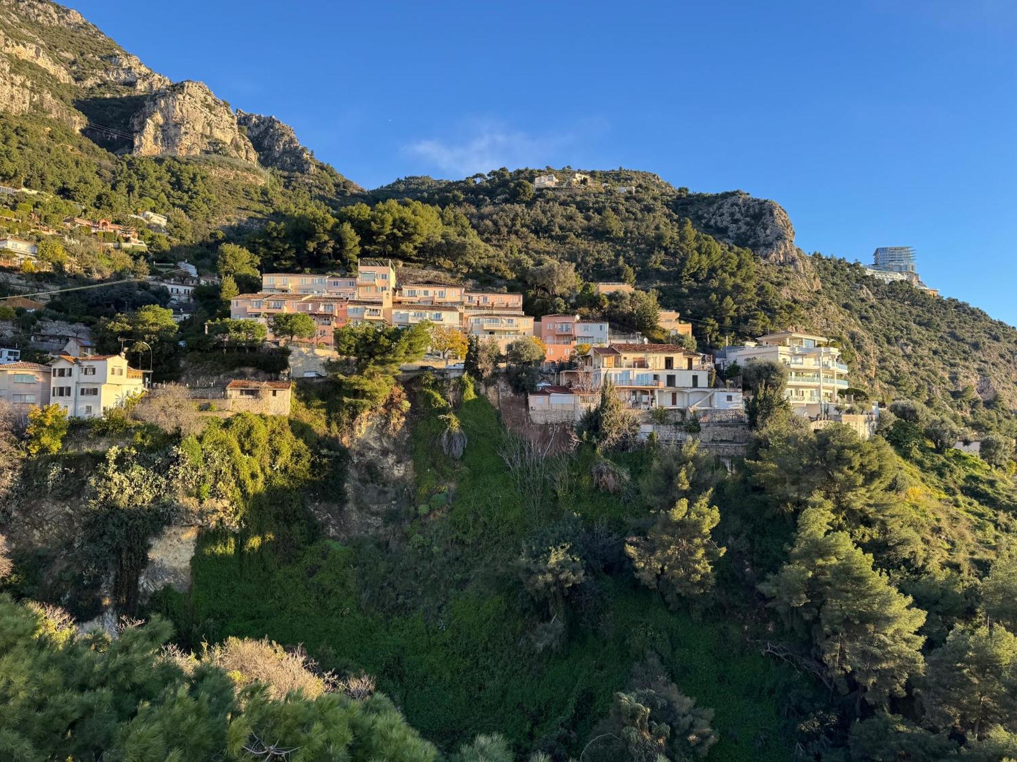 New,mountain & Sea View 3 Guests With Private Garage Apartment