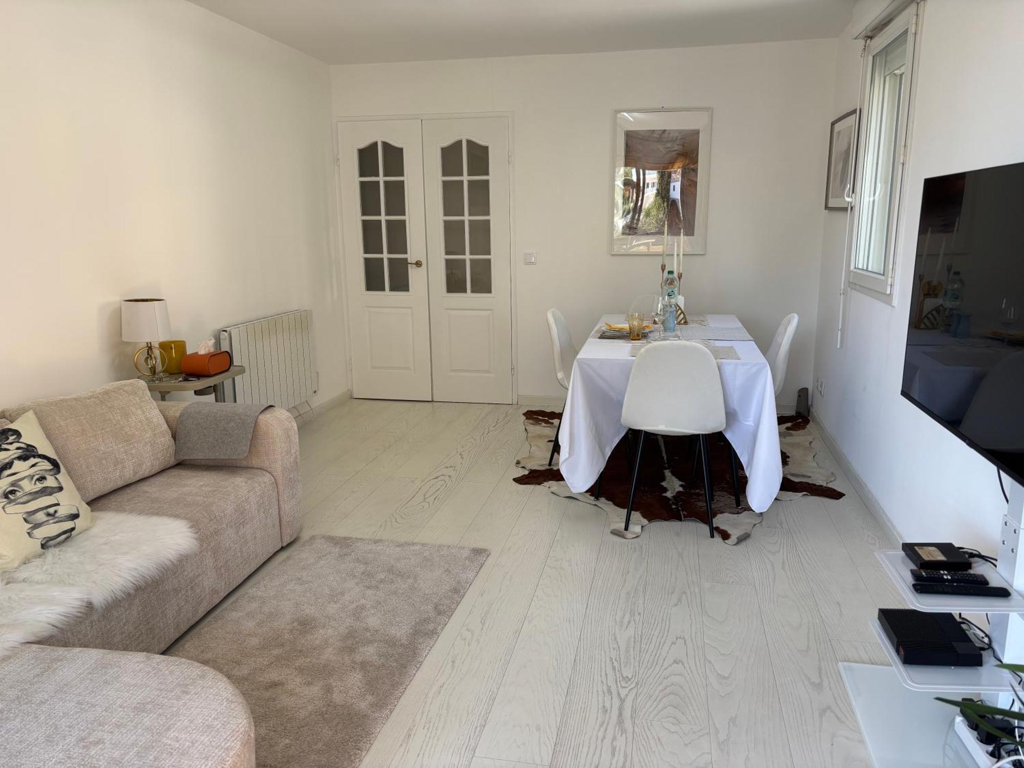 New,mountain & Sea View 3 Guests With Private Garage Apartment